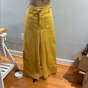 Loft white leg crop yellow pants